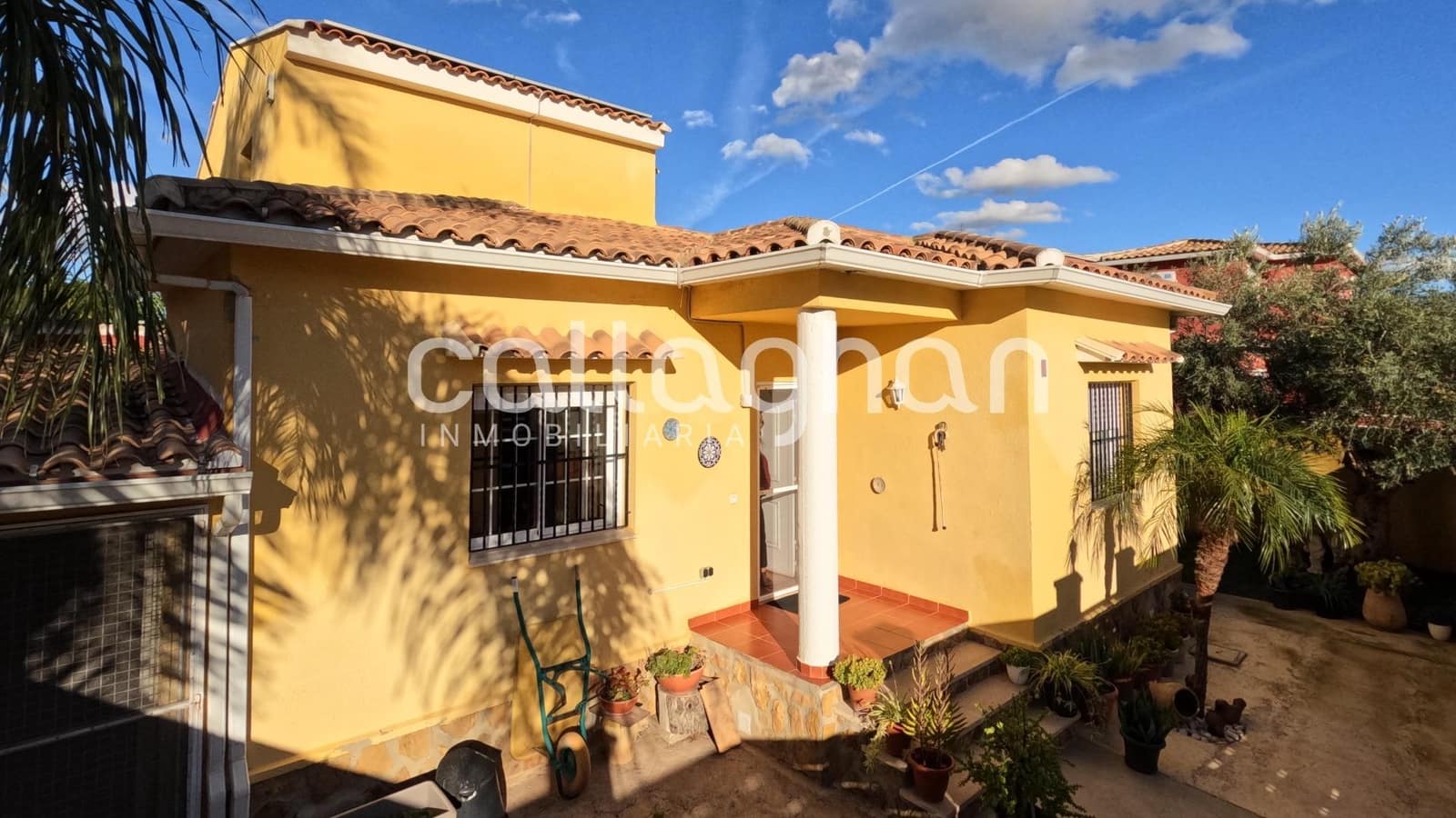 3 soverom Villa til salgs i La Pobla de Vallbona med svømmebasseng garasje - € 450 000 (Ref: 9398677)
