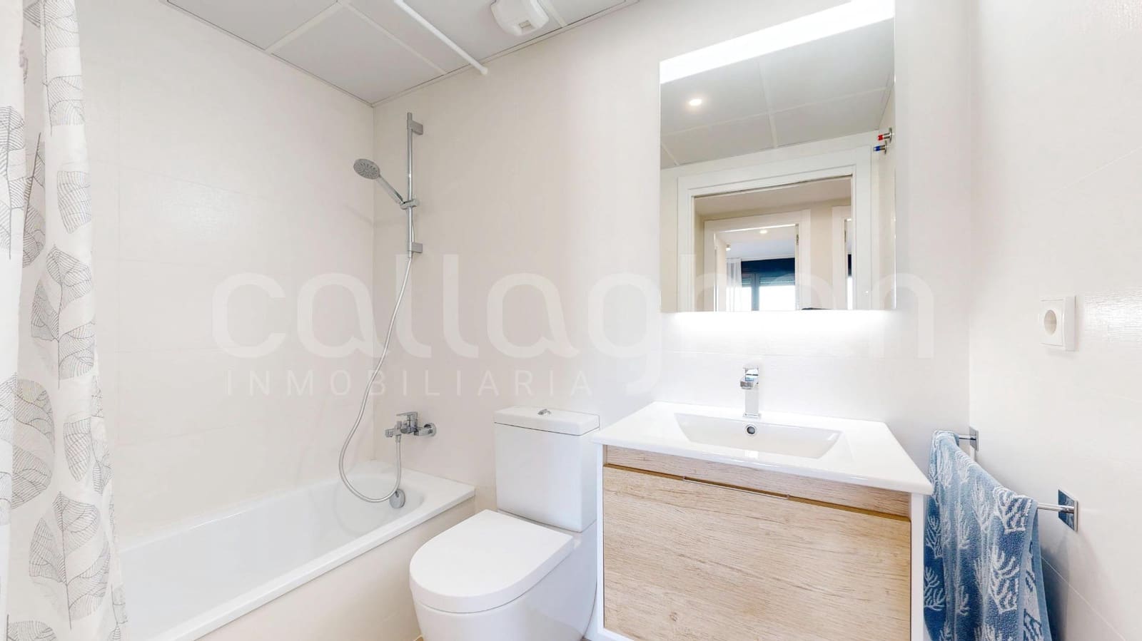 2 bedroom Flat for sale in Valencia city with pool garage - € 519,000 (Ref: 9401829)