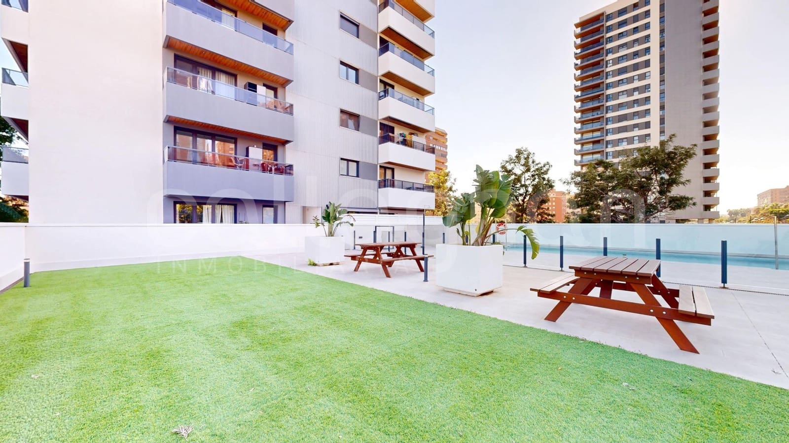 2 bedroom Flat for sale in Valencia city with pool garage - € 519,000 (Ref: 9401829)