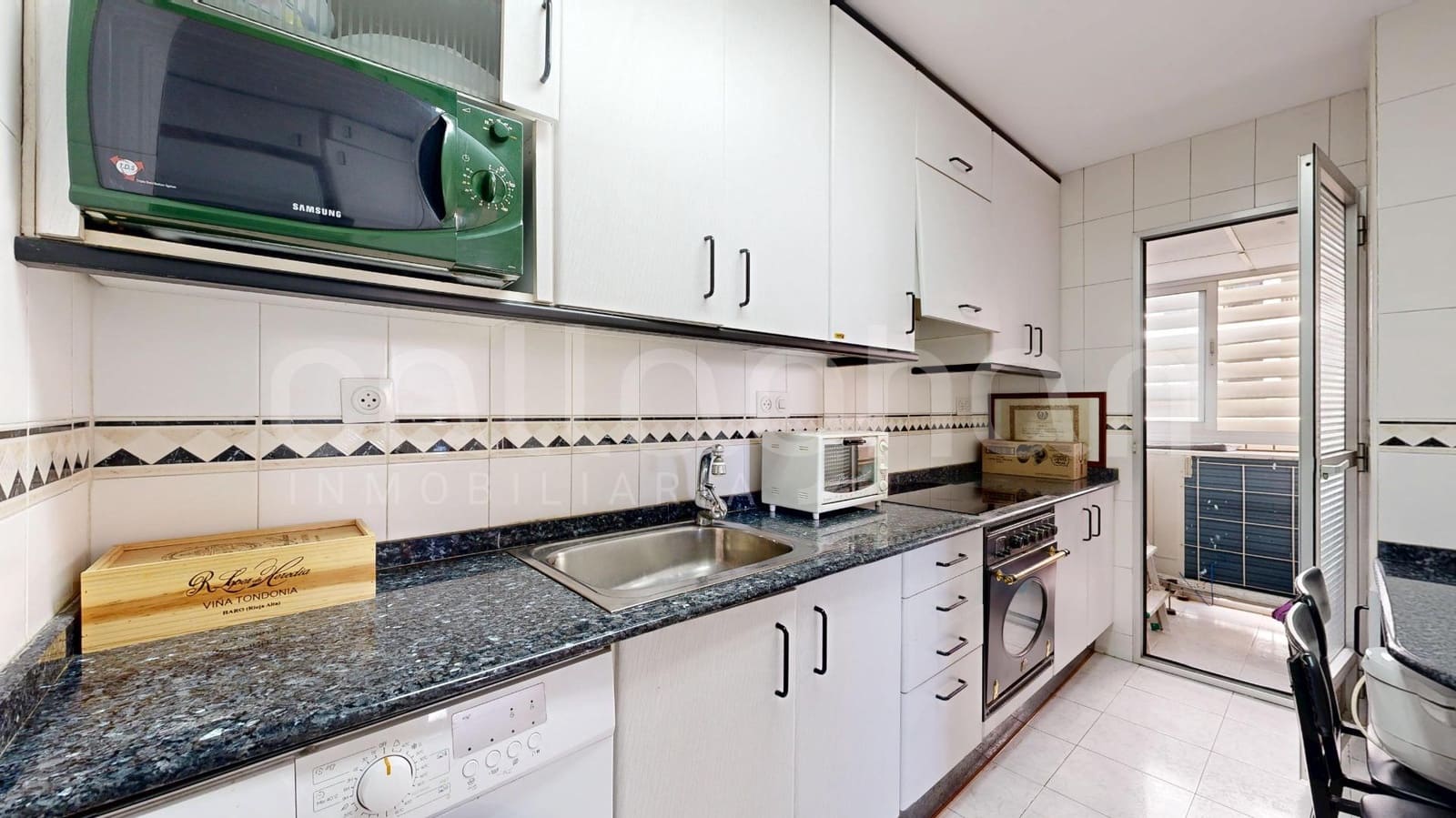 3 soverom Leilighet til leie i Valencia by med garasje - € 1 500 (Ref: 9403558)