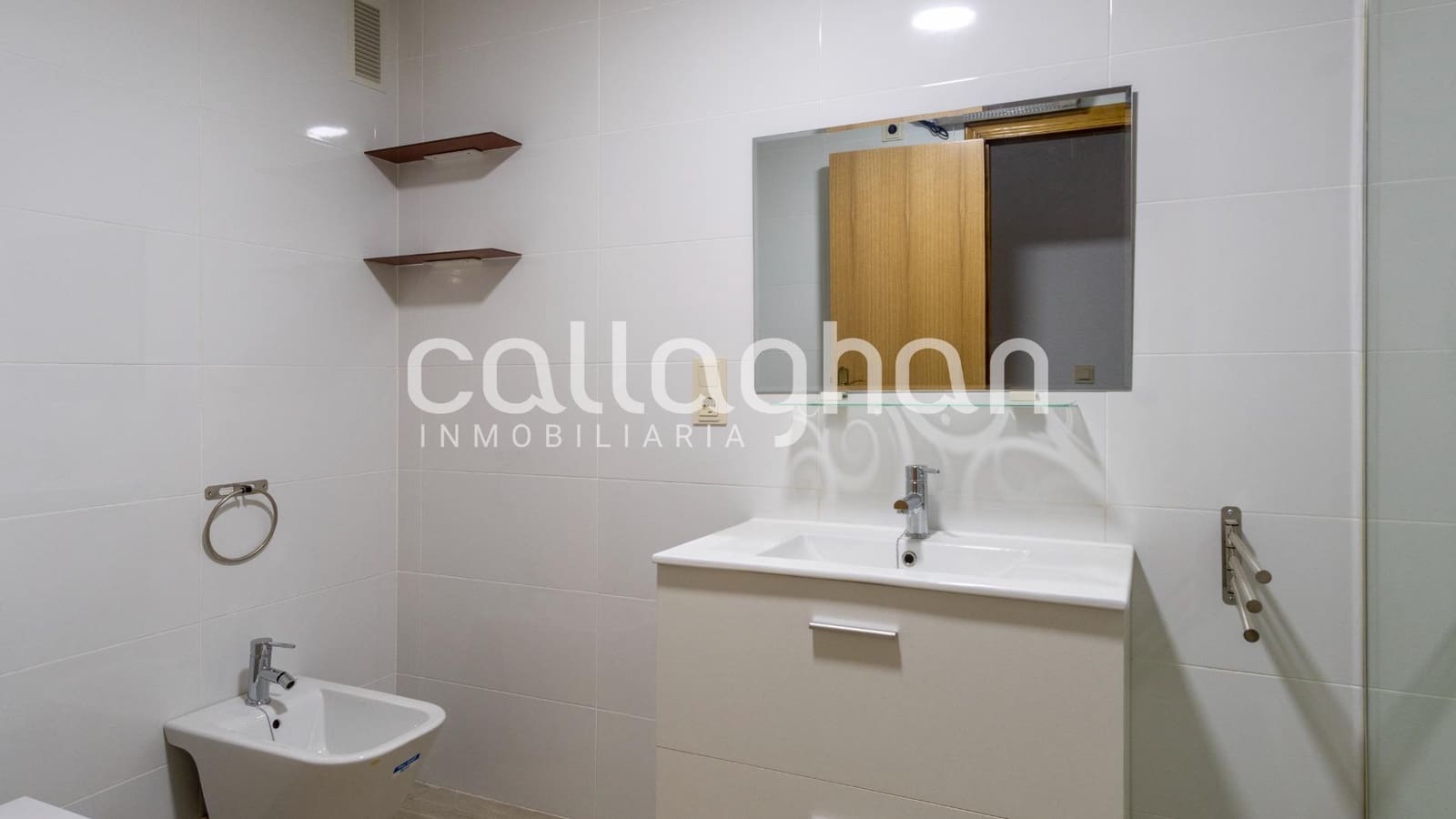 5 bedroom Flat for sale in Gandia with garage - € 349,000 (Ref: 9414291)