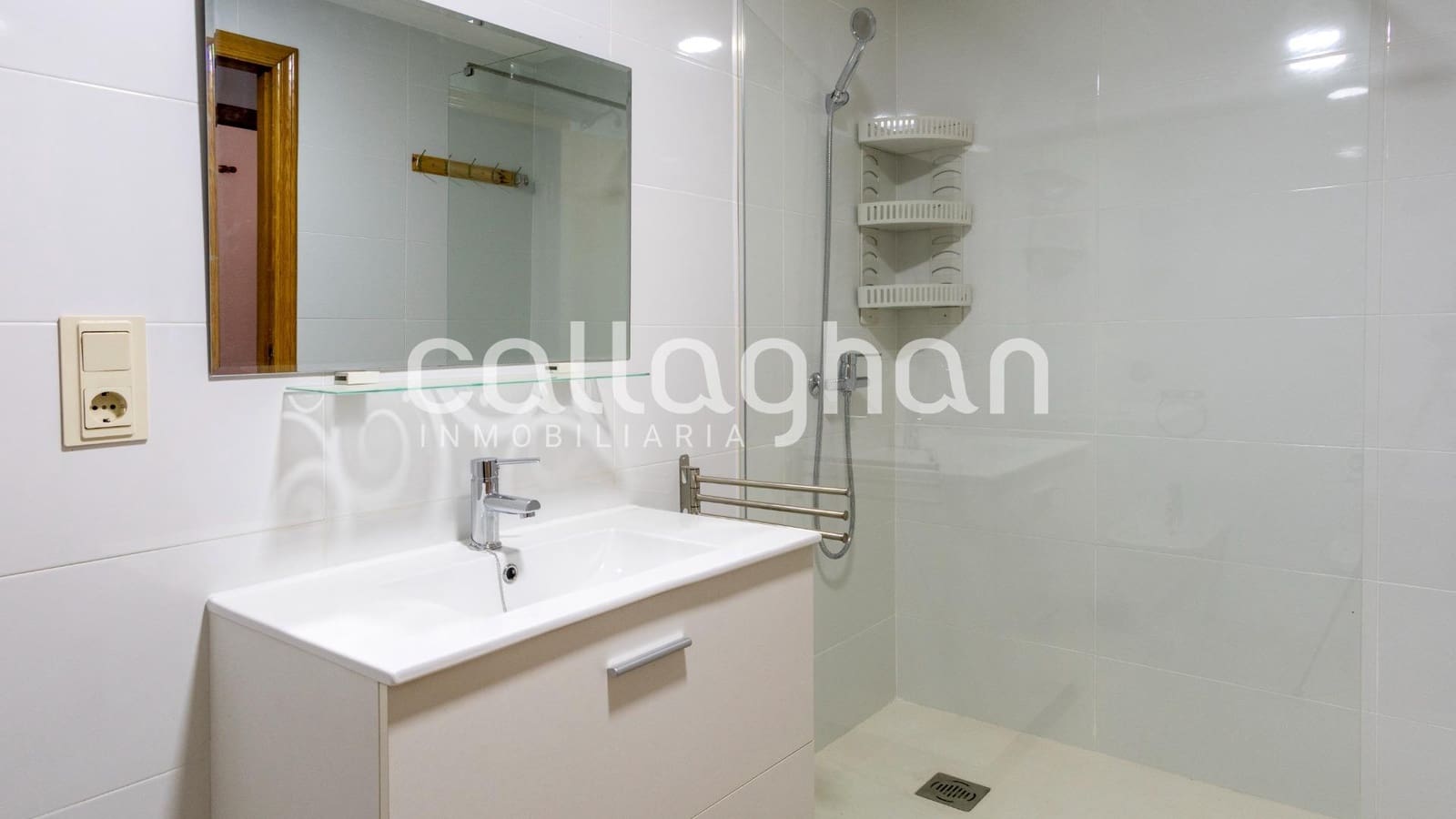 5 bedroom Flat for sale in Gandia with garage - € 349,000 (Ref: 9414291)