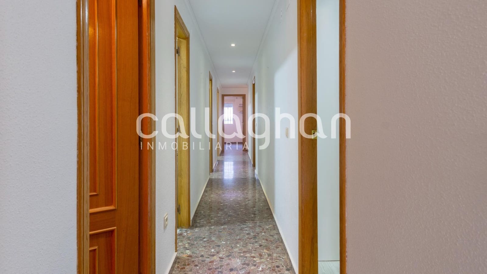 5 bedroom Flat for sale in Gandia with garage - € 349,000 (Ref: 9414291)