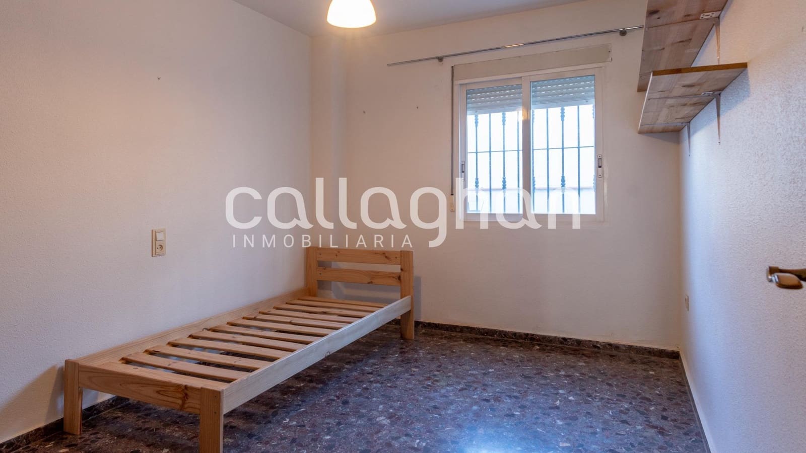 5 bedroom Flat for sale in Gandia with garage - € 349,000 (Ref: 9414291)