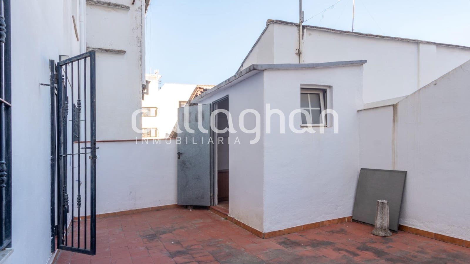 5 bedroom Flat for sale in Gandia with garage - € 349,000 (Ref: 9414291)