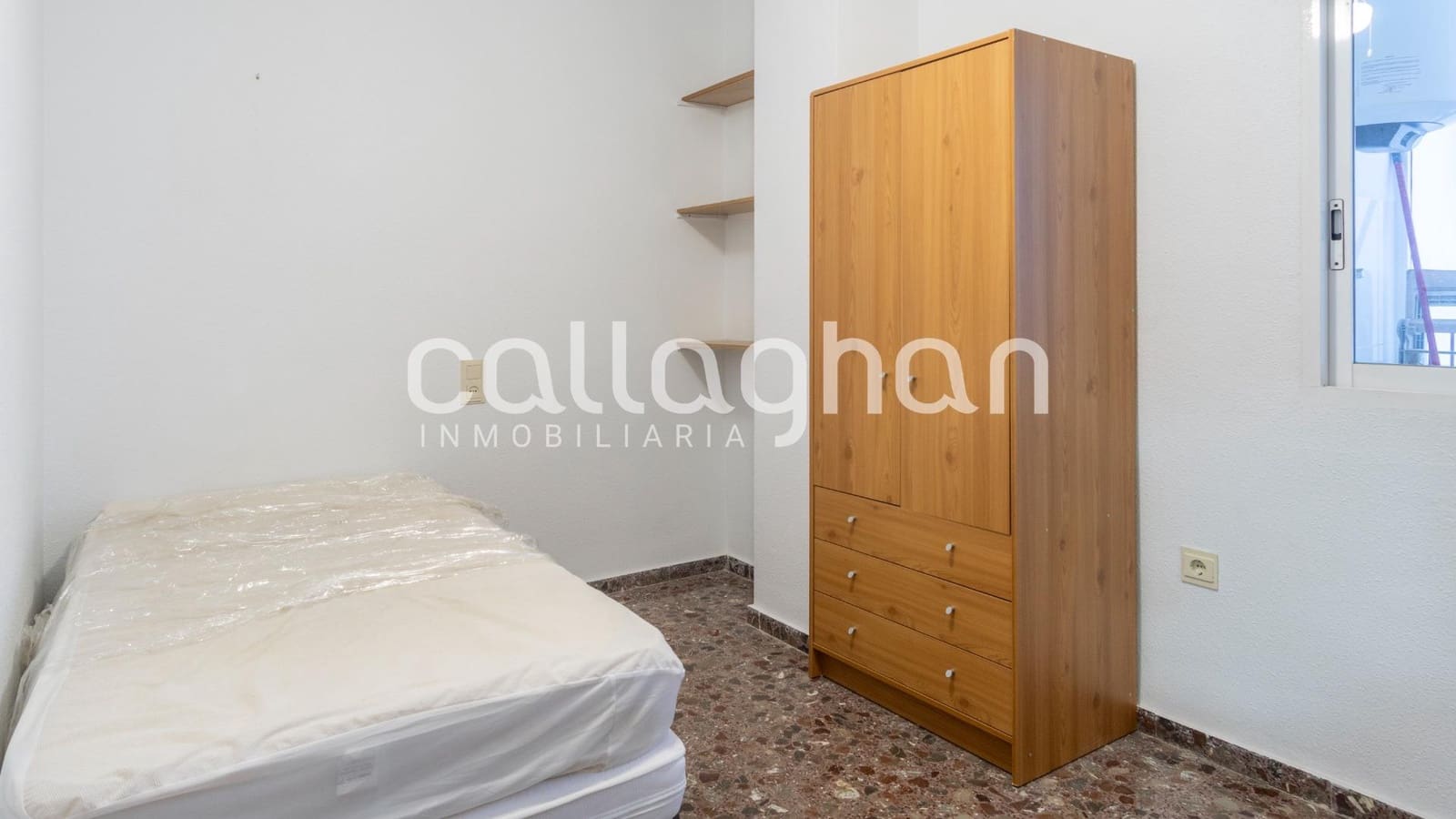 5 bedroom Flat for sale in Gandia with garage - € 349,000 (Ref: 9414291)