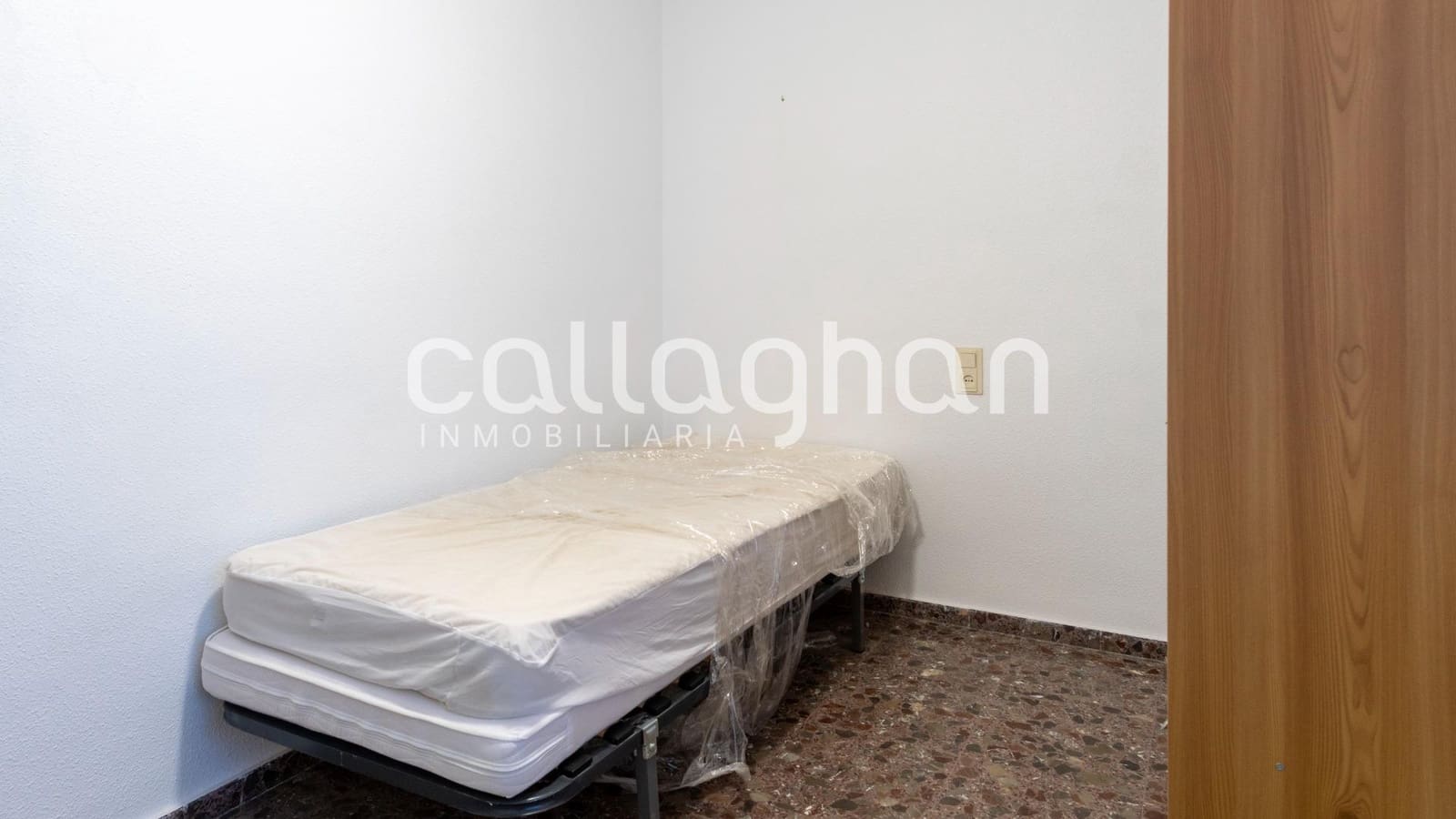 5 bedroom Flat for sale in Gandia with garage - € 349,000 (Ref: 9414291)