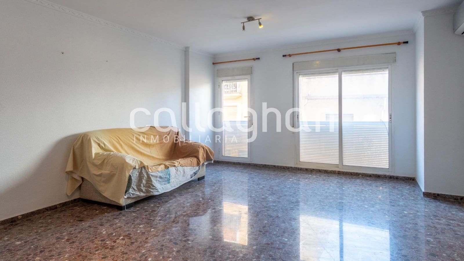 5 bedroom Flat for sale in Gandia with garage - € 349,000 (Ref: 9414291)