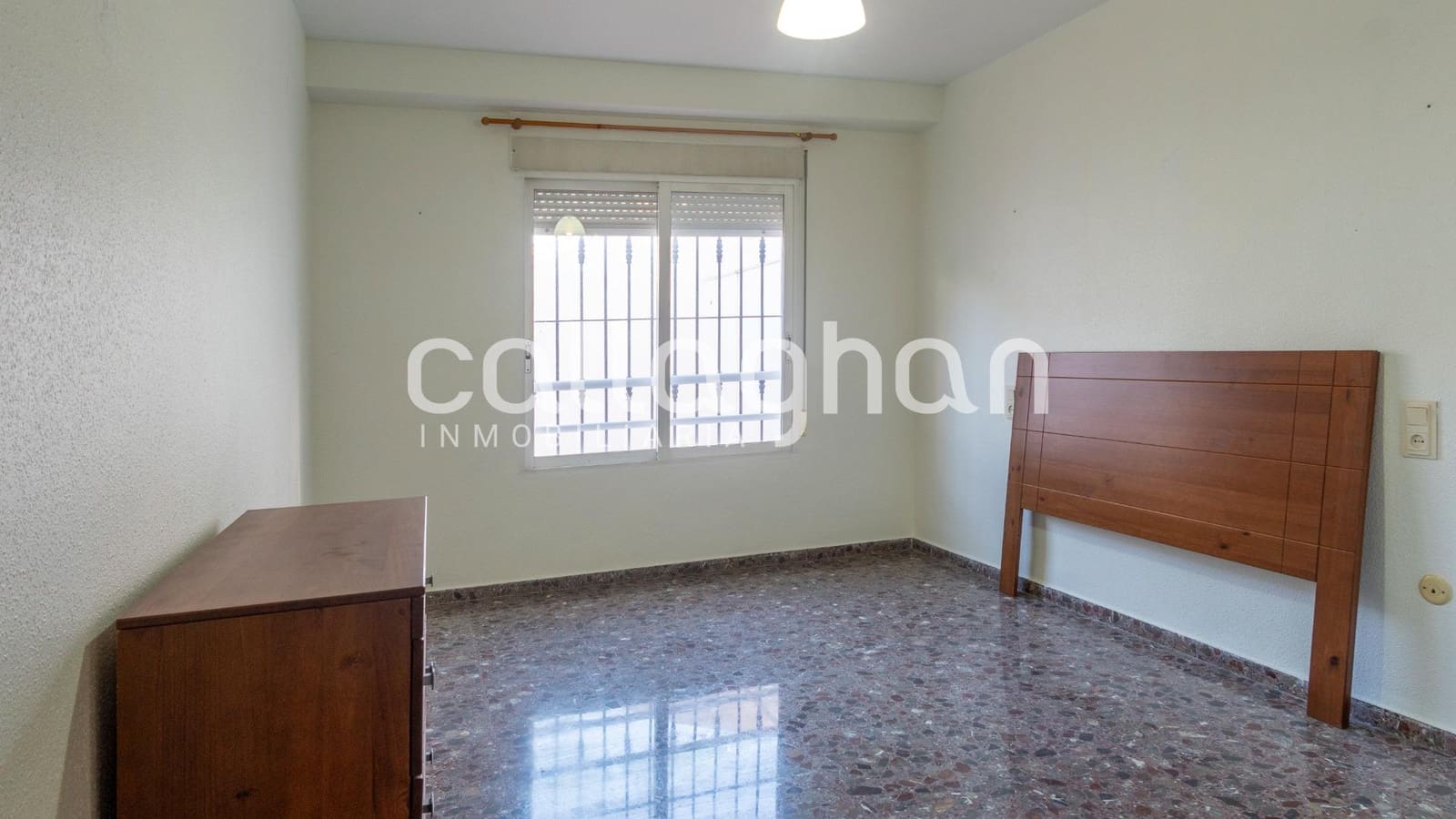 5 bedroom Flat for sale in Gandia with garage - € 349,000 (Ref: 9414291)