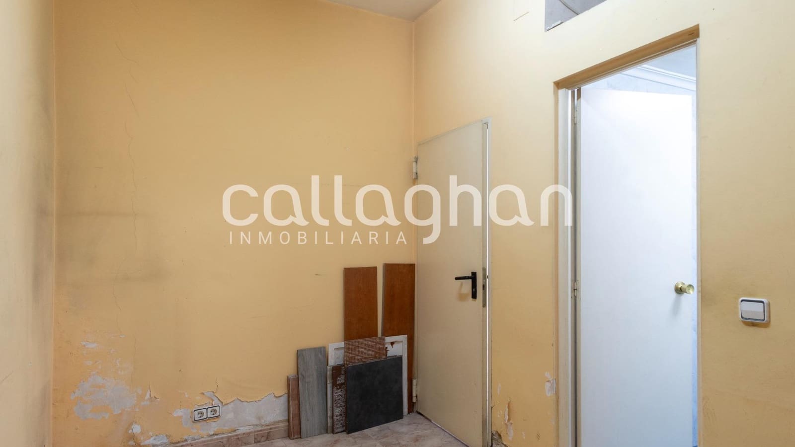 Erhverv til leje i Mislata - € 900 (Ref: 9420002)