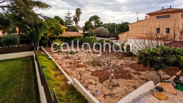 Bauplatz zu verkaufen in El Plantio, Paterna - 215.000 € (Ref: 9446617)