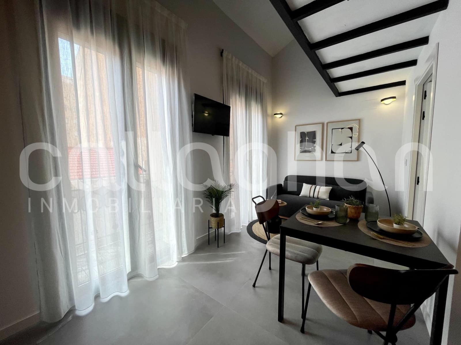 1 sovrum Vind att hyra i Valencia stad - 1 300 € (Ref: 9449045)