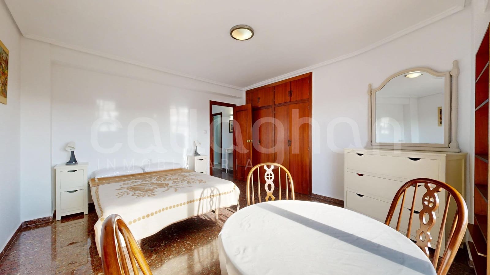 4 makuuhuone Asunto vuokrattavana paikassa Valencia kaupunki mukana 
autotalli - 2 500 € (Ref: 9449046)