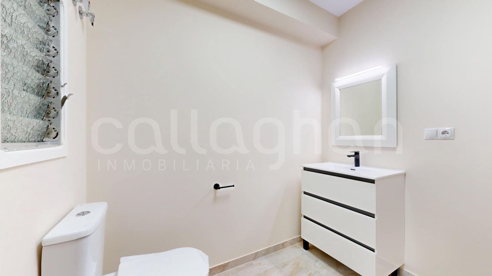 4 makuuhuone Asunto vuokrattavana paikassa Valencia kaupunki mukana 
autotalli - 2 500 € (Ref: 9449046)