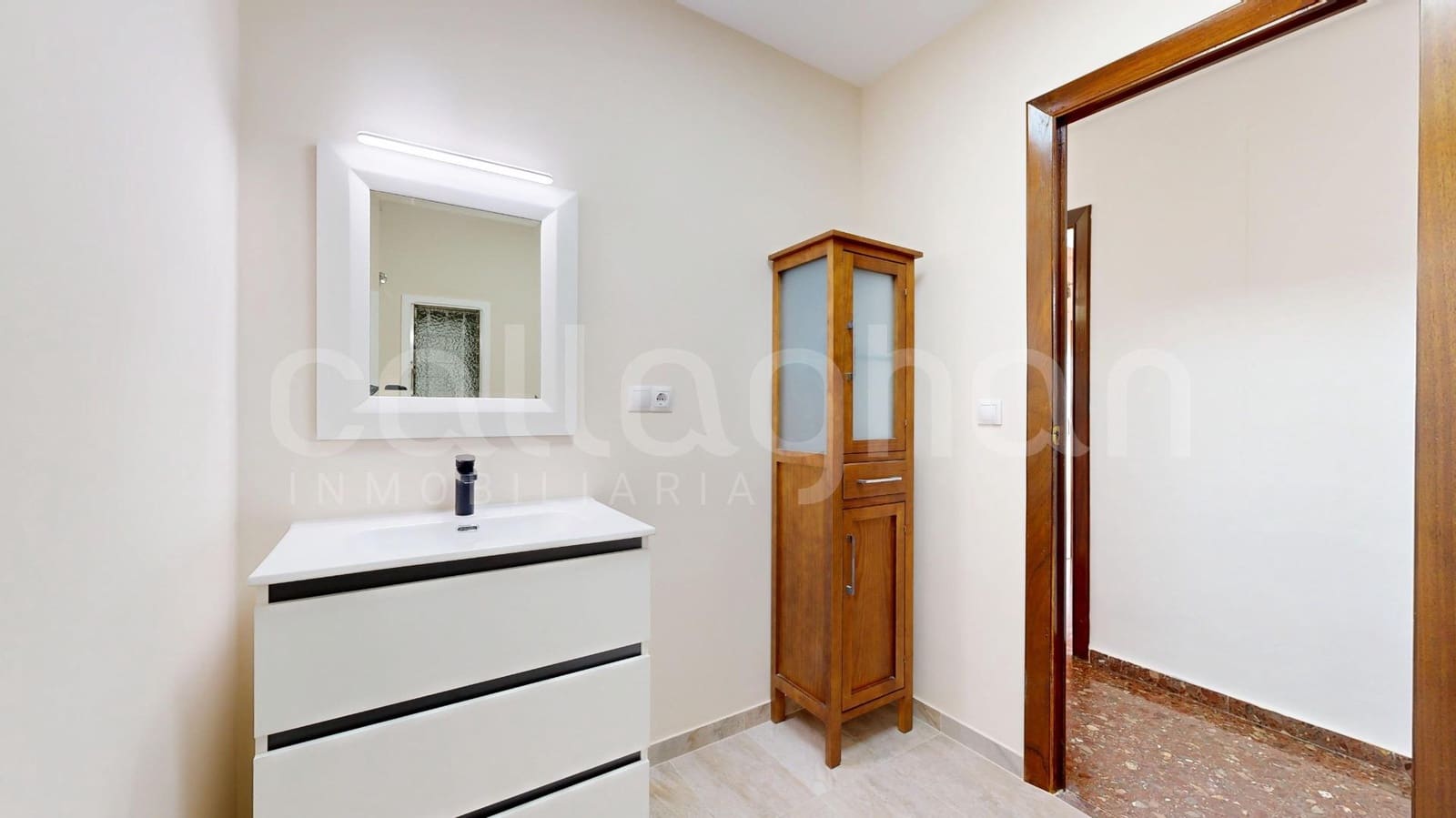 4 makuuhuone Asunto vuokrattavana paikassa Valencia kaupunki mukana 
autotalli - 2 500 € (Ref: 9449046)