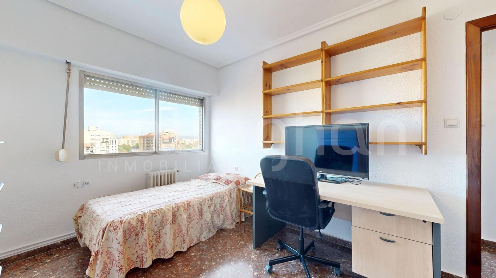 4 makuuhuone Asunto vuokrattavana paikassa Valencia kaupunki mukana 
autotalli - 2 500 € (Ref: 9449046)