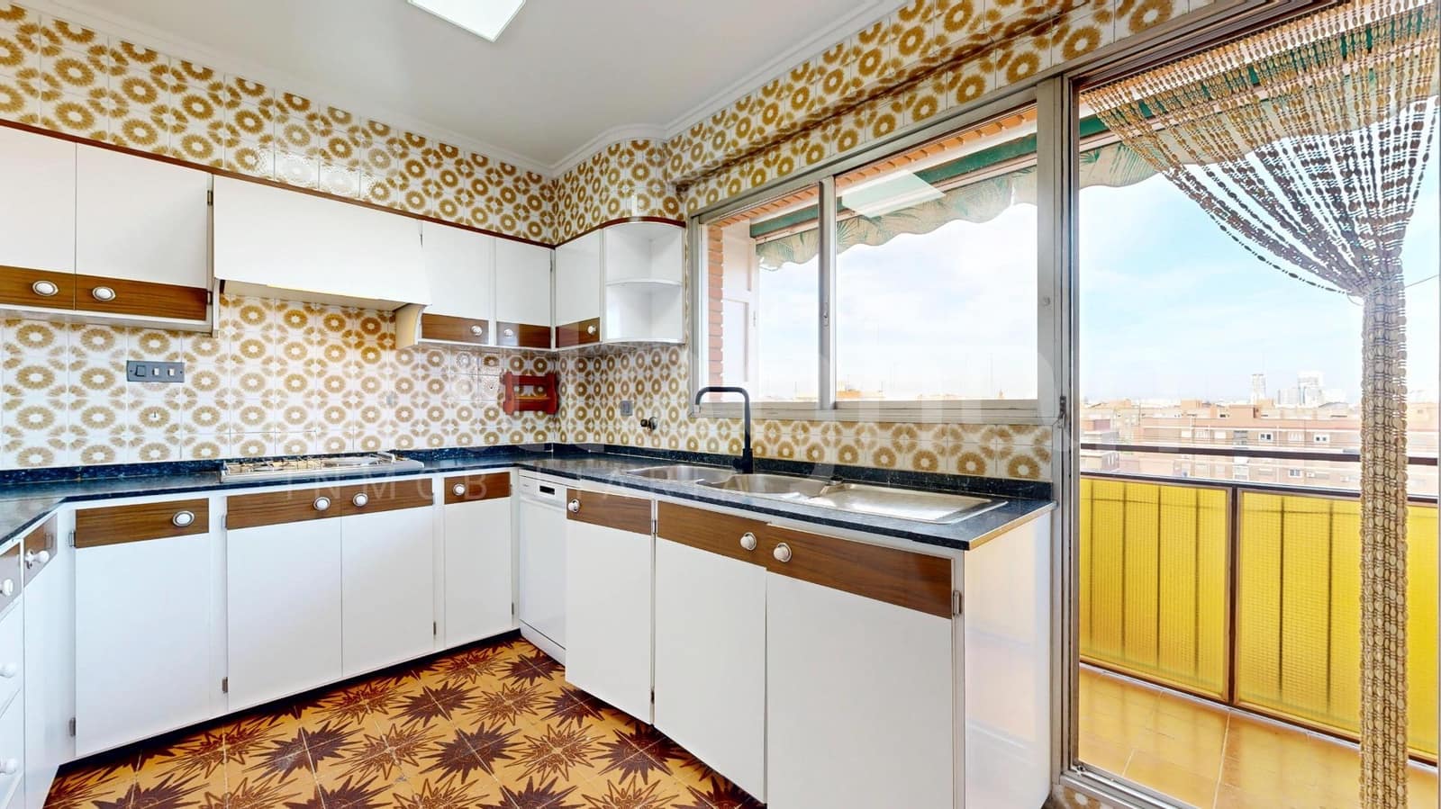 4 makuuhuone Asunto vuokrattavana paikassa Valencia kaupunki mukana 
autotalli - 2 500 € (Ref: 9449046)