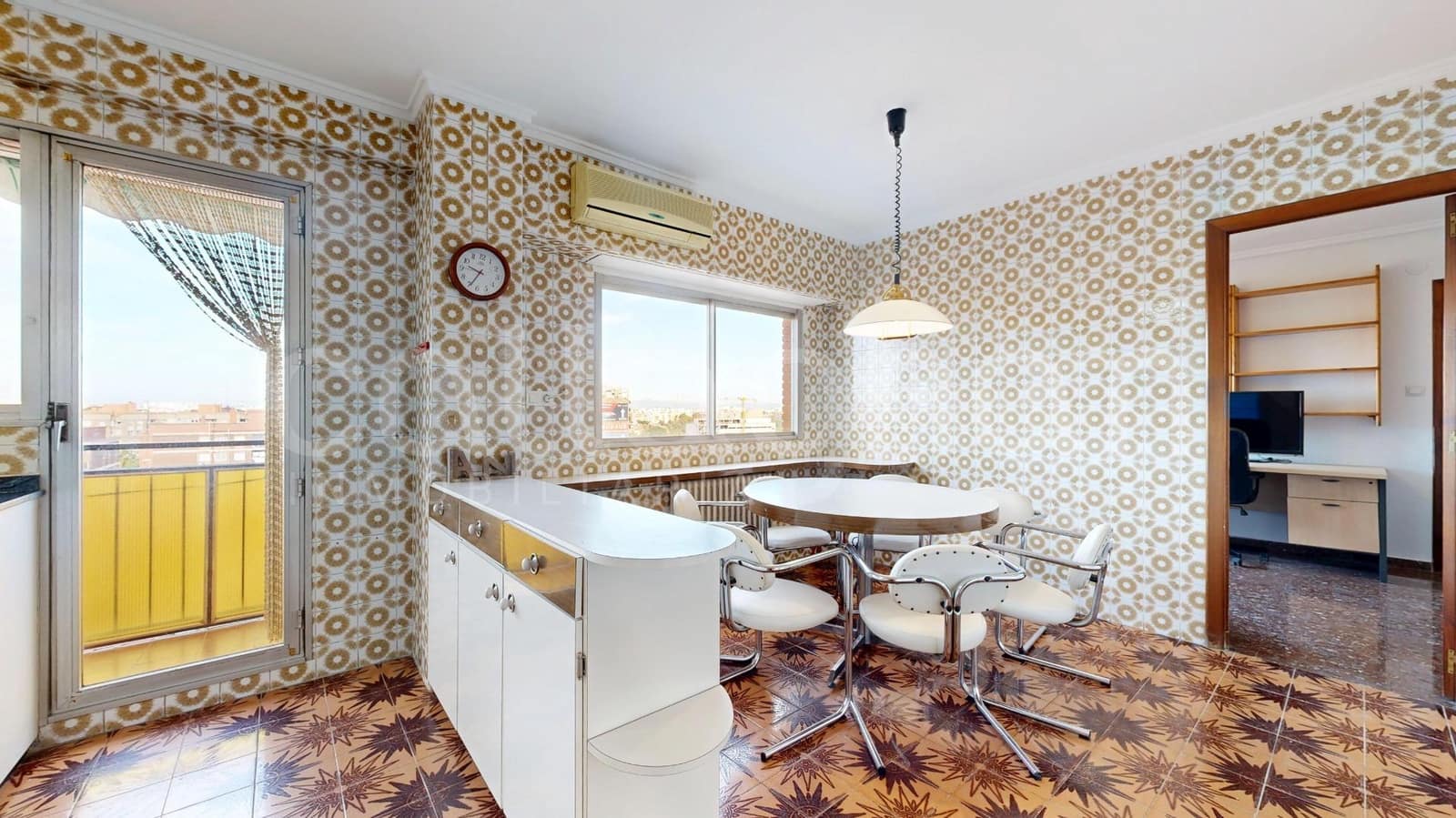 4 makuuhuone Asunto vuokrattavana paikassa Valencia kaupunki mukana 
autotalli - 2 500 € (Ref: 9449046)