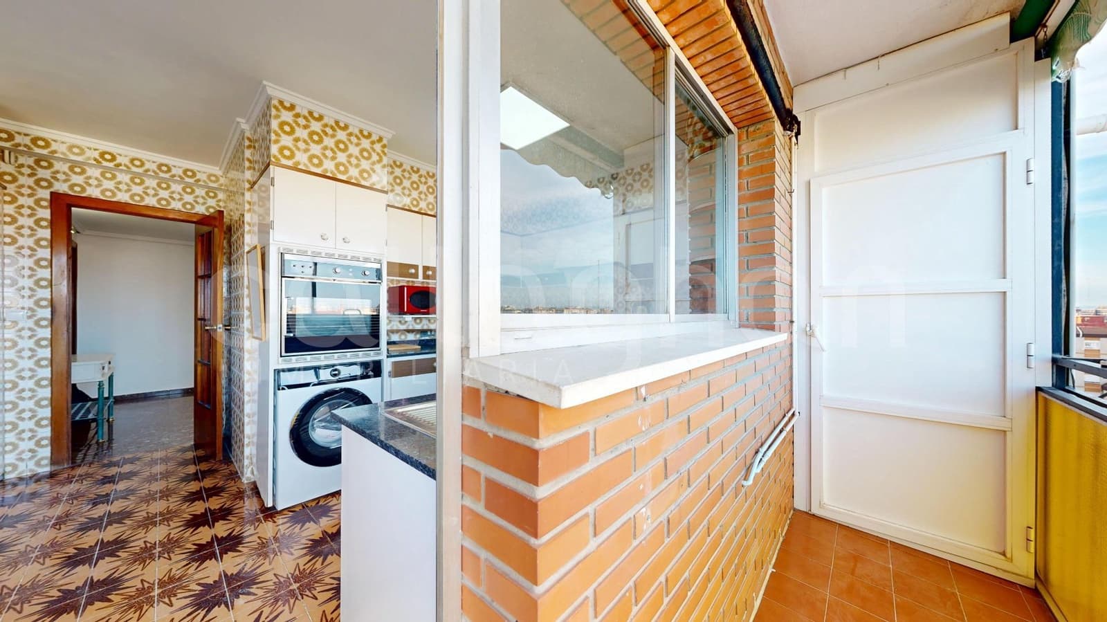 4 makuuhuone Asunto vuokrattavana paikassa Valencia kaupunki mukana 
autotalli - 2 500 € (Ref: 9449046)