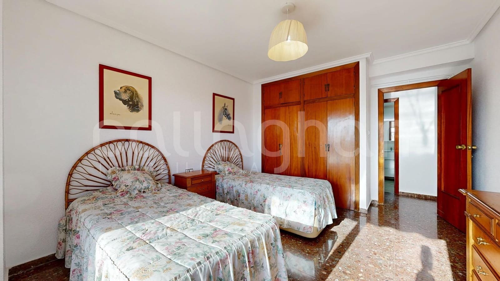 4 makuuhuone Asunto vuokrattavana paikassa Valencia kaupunki mukana 
autotalli - 2 500 € (Ref: 9449046)