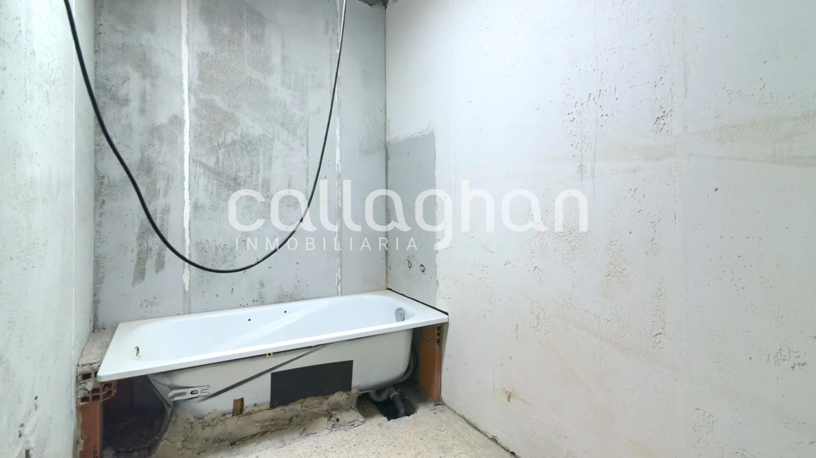 3 slaapkamer Rijtjeshuis te koop in Chilches met garage - € 79.000 (Ref: 9452298)