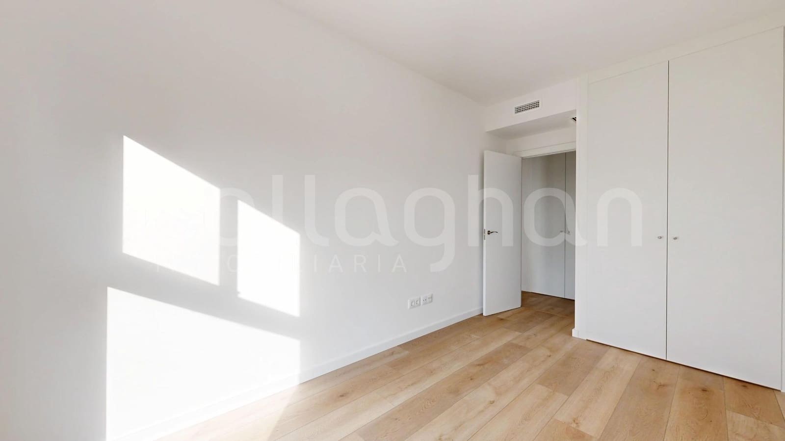 3 bedroom Flat for sale in Valencia city with pool garage - € 484,000 (Ref: 9470966)