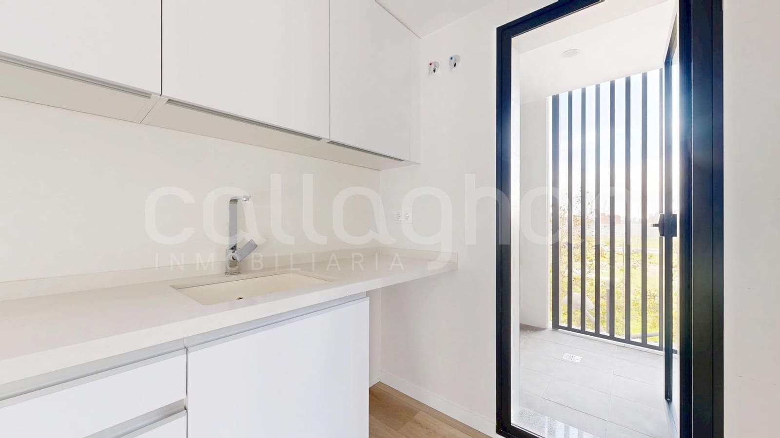 3 bedroom Flat for sale in Valencia city with pool garage - € 484,000 (Ref: 9470966)