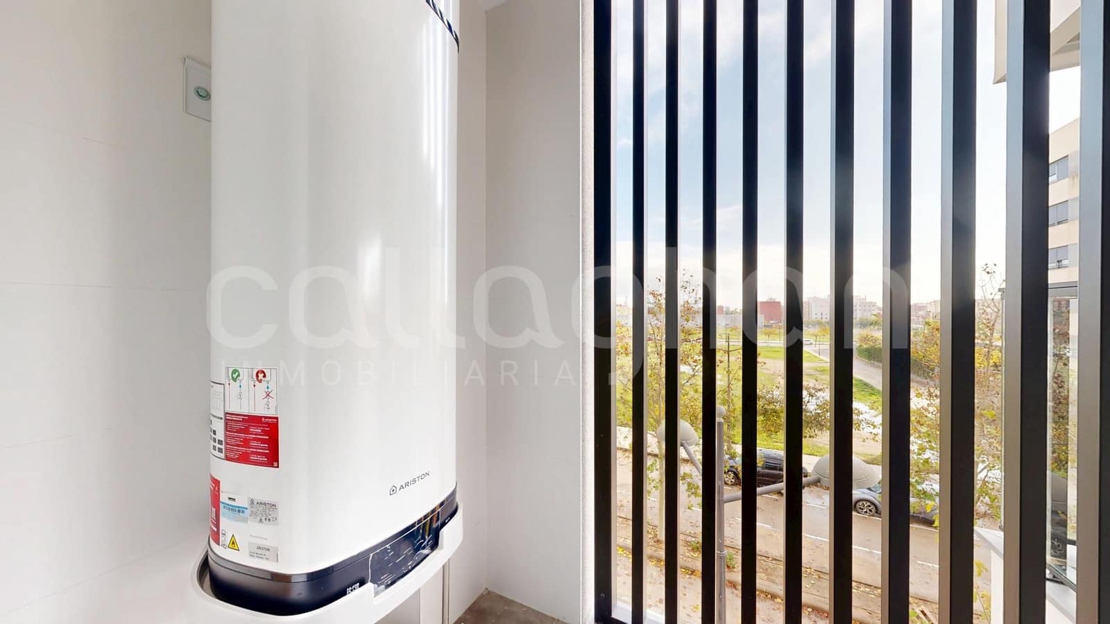3 bedroom Flat for sale in Valencia city with pool garage - € 484,000 (Ref: 9470966)