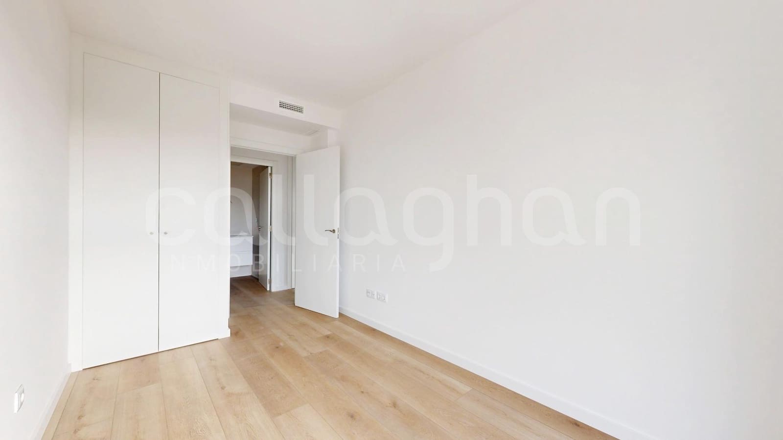 3 bedroom Flat for sale in Valencia city with pool garage - € 484,000 (Ref: 9470966)