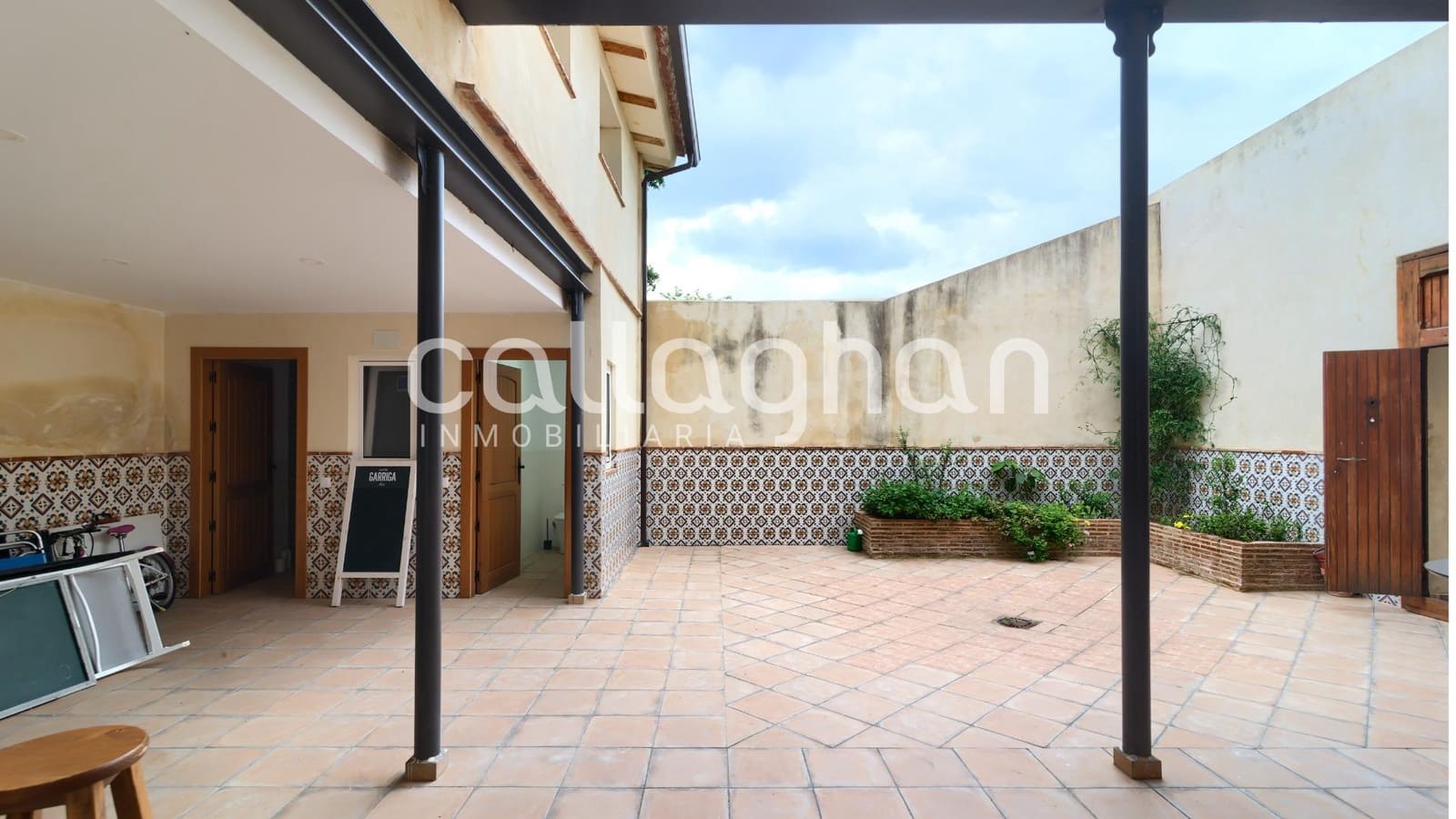 Chalet de 4 habitaciones en Alzira en venta con piscina garaje - 900.000 € (Ref: 9474301)