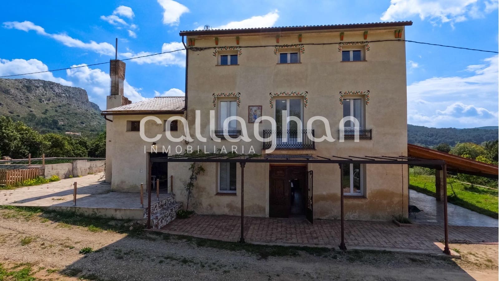 Chalet de 4 habitaciones en Alzira en venta con piscina garaje - 900.000 € (Ref: 9474301)