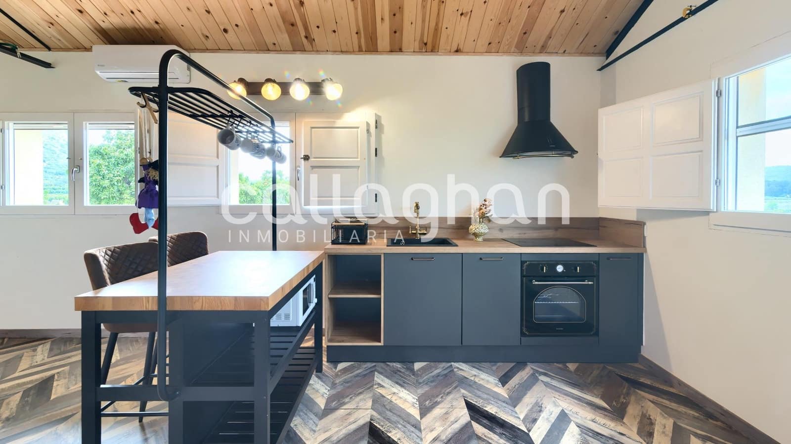 Chalet de 4 habitaciones en Alzira en venta con piscina garaje - 900.000 € (Ref: 9474301)