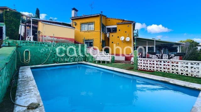 5 soverom Villa til salgs i Chiva med svømmebasseng garasje - € 410 000 (Ref: 9491623)