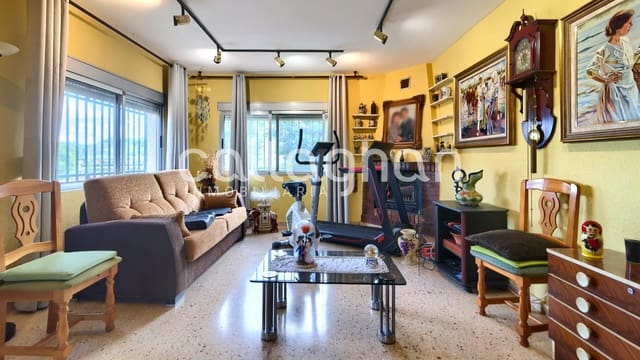 5 soverom Villa til salgs i Chiva med svømmebasseng garasje - € 410 000 (Ref: 9491623)