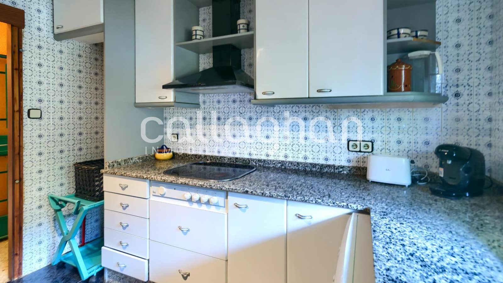 5 soverom Villa til salgs i Chiva med svømmebasseng garasje - € 410 000 (Ref: 9491623)