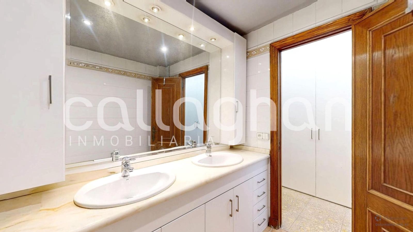 4 bedroom Flat for sale in Valencia city - € 730,000 (Ref: 9502594)