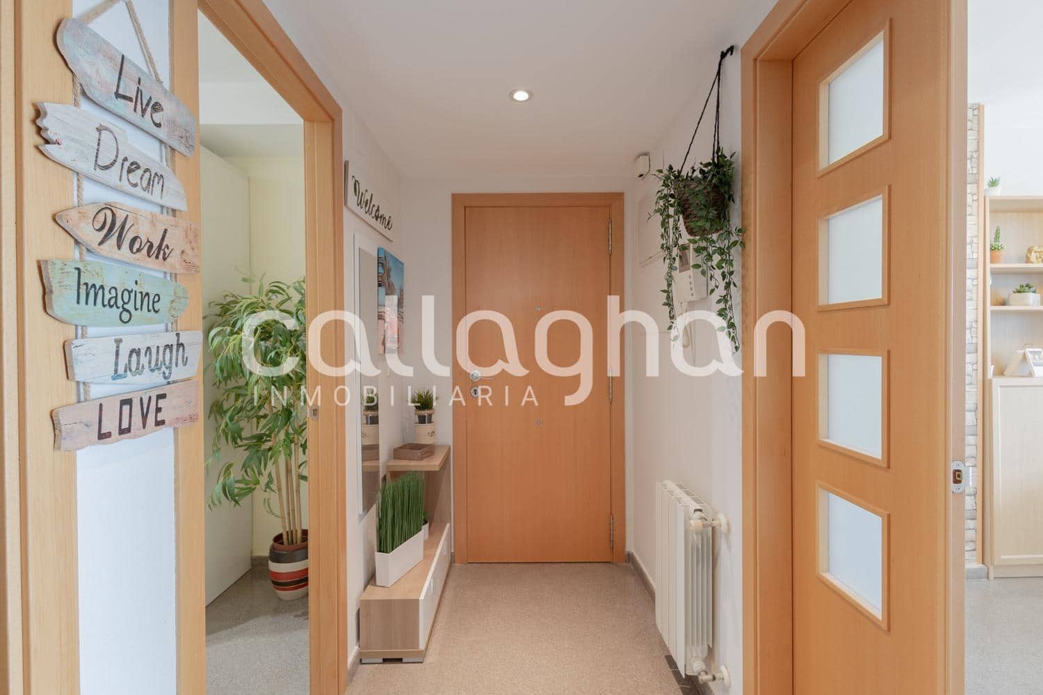 2 bedroom Flat for rent in Valencia city - € 1,300 (Ref: 9509197)