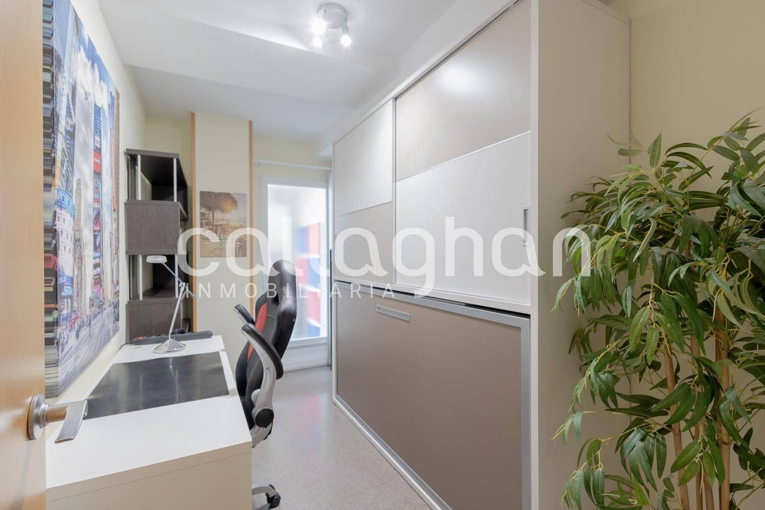 2 bedroom Flat for rent in Valencia city - € 1,300 (Ref: 9509197)