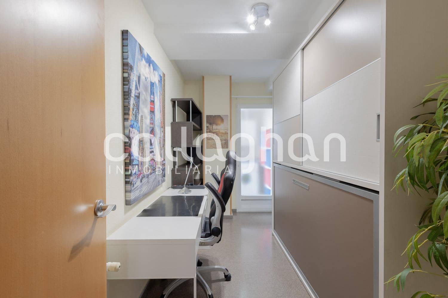 2 bedroom Flat for rent in Valencia city - € 1,300 (Ref: 9509197)