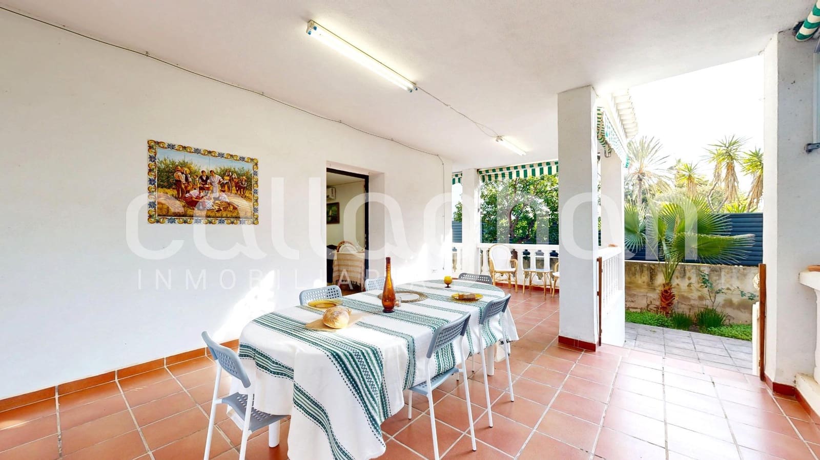 4 makuuhuone Huvila myytävänä paikassa Almarda mukana 
autotalli - 450 000 € (Ref: 9513580)