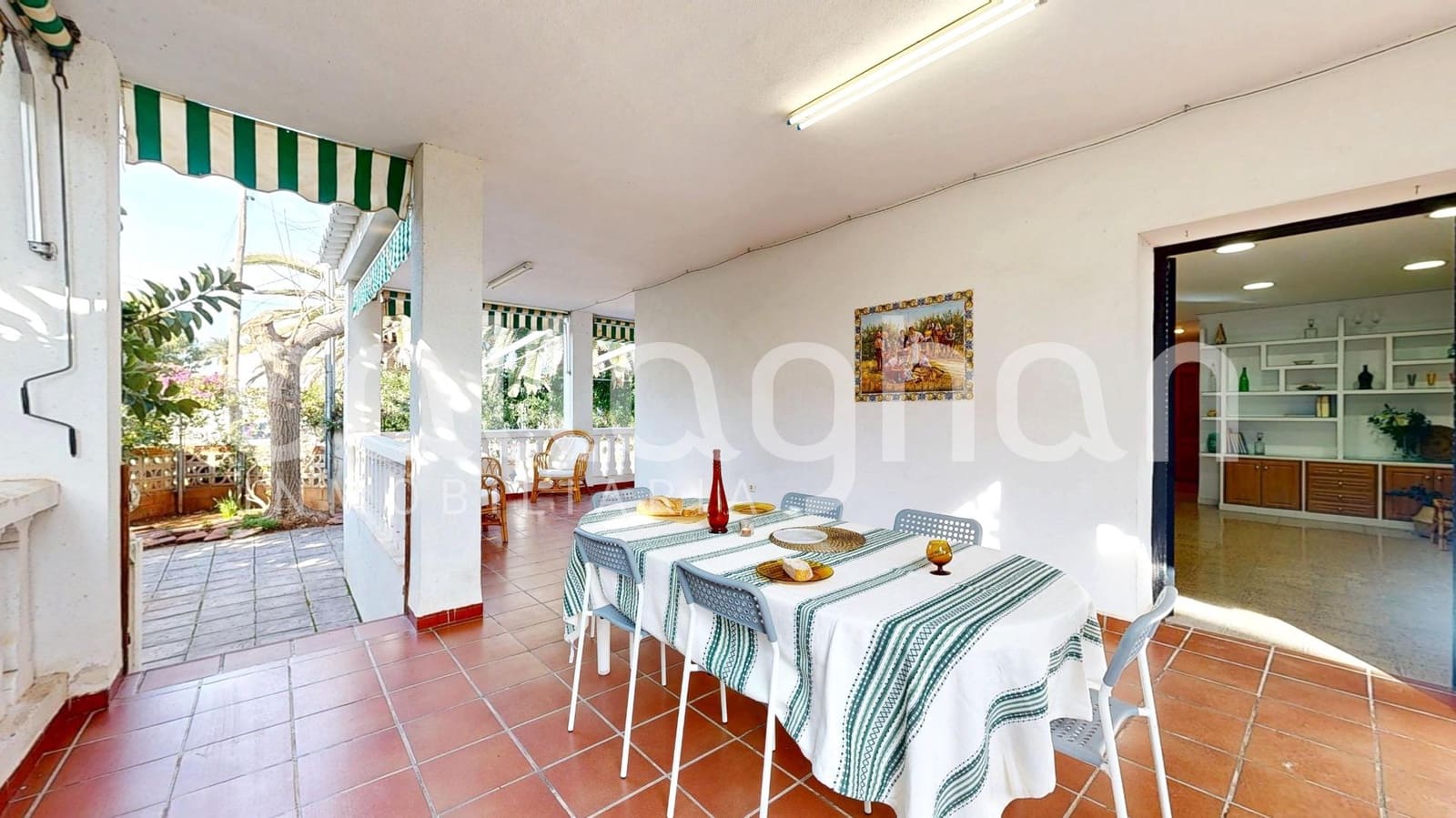 4 makuuhuone Huvila myytävänä paikassa Almarda mukana 
autotalli - 450 000 € (Ref: 9513580)