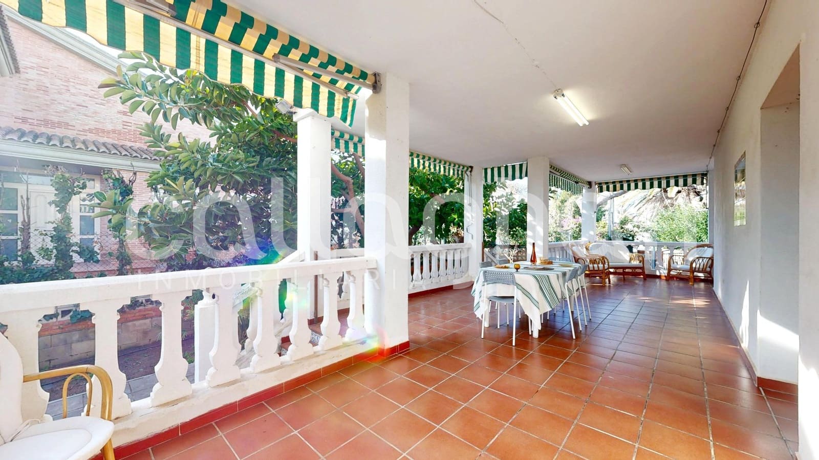 4 makuuhuone Huvila myytävänä paikassa Almarda mukana 
autotalli - 450 000 € (Ref: 9513580)