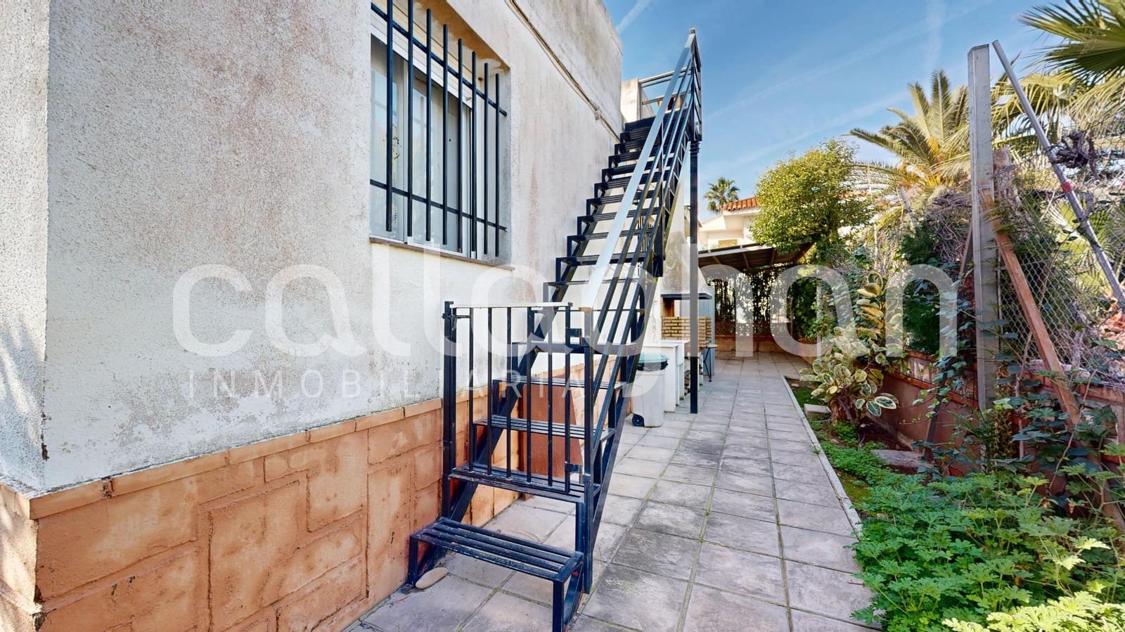 4 makuuhuone Huvila myytävänä paikassa Almarda mukana 
autotalli - 450 000 € (Ref: 9513580)