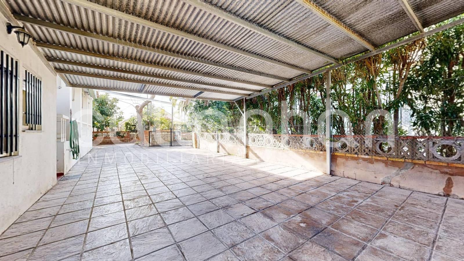 4 makuuhuone Huvila myytävänä paikassa Almarda mukana 
autotalli - 450 000 € (Ref: 9513580)