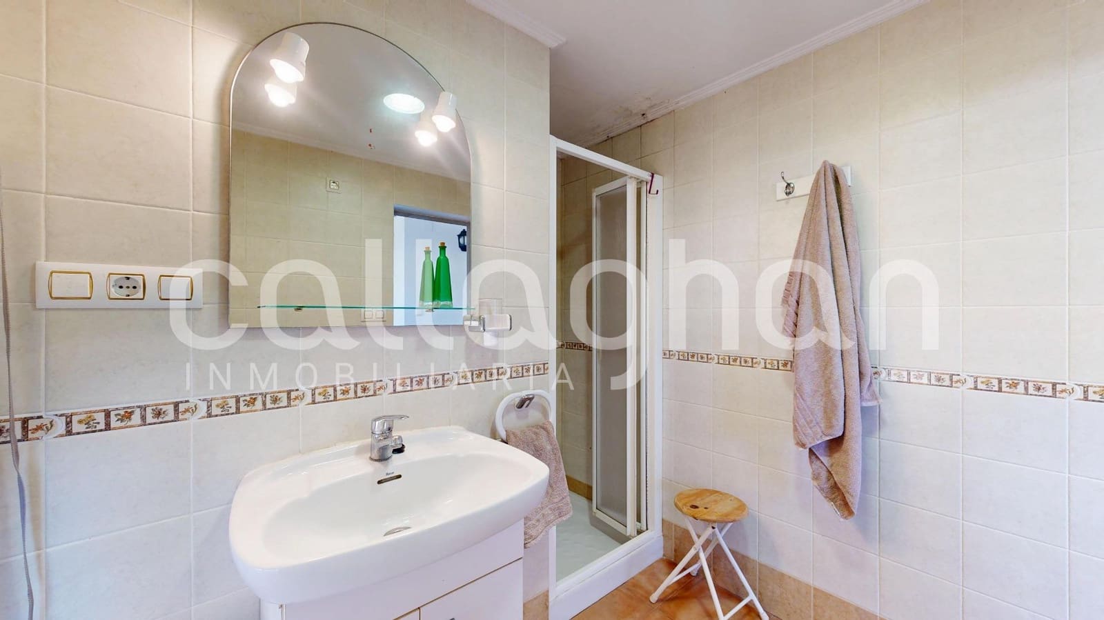 4 soveværelse Villa til salg i Almarda med garage - € 415.000 (Ref: 9513580)