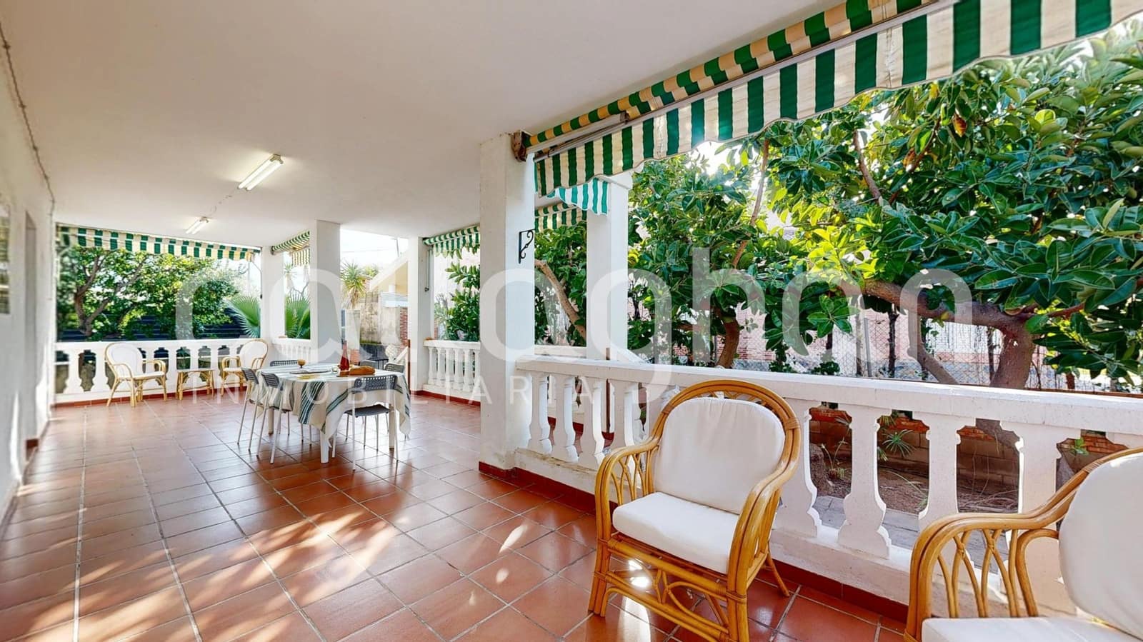 4 soveværelse Villa til salg i Almarda med garage - € 415.000 (Ref: 9513580)