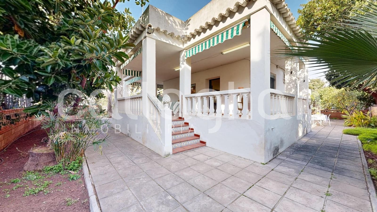 4 soveværelse Villa til salg i Almarda med garage - € 415.000 (Ref: 9513580)