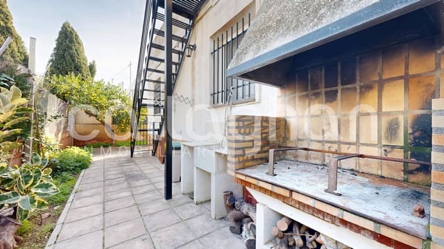 4 soveværelse Villa til salg i Almarda, Sagunto / Sagunt med garage - € 399.000 (Ref: 9513580)