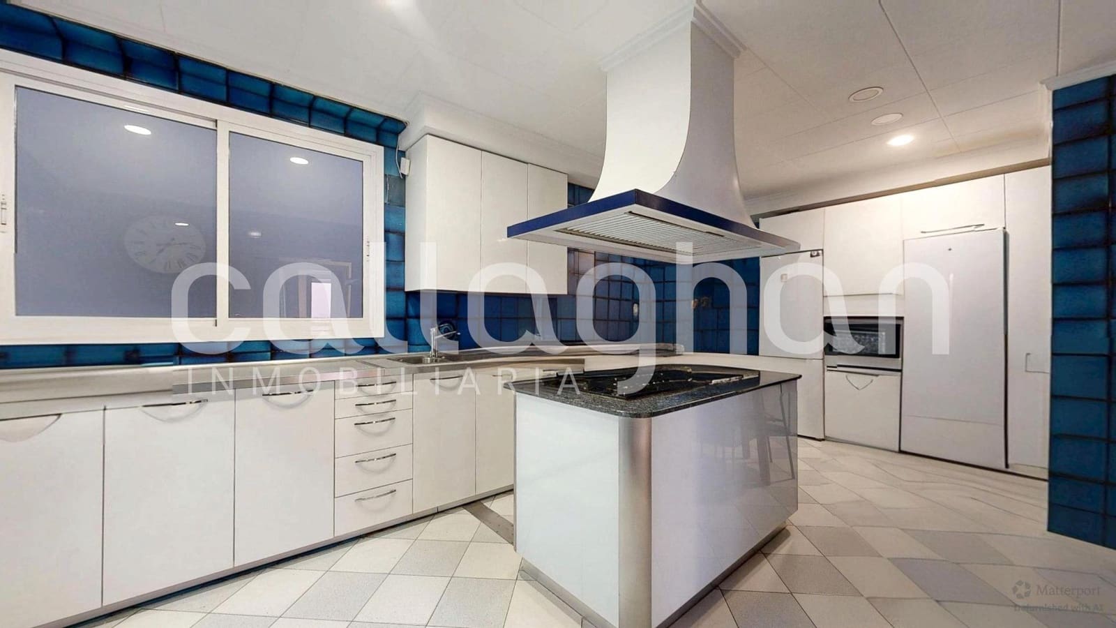 5 bedroom Flat for sale in Valencia city - € 950,000 (Ref: 9530944)