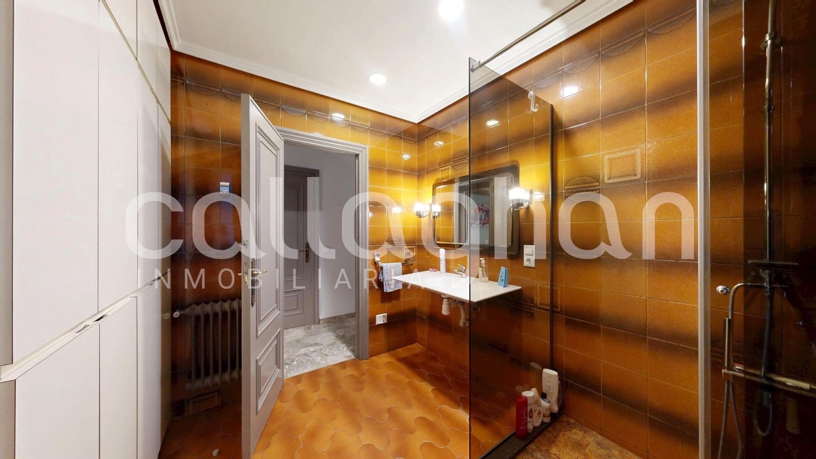 5 bedroom Flat for sale in Valencia city - € 950,000 (Ref: 9530944)